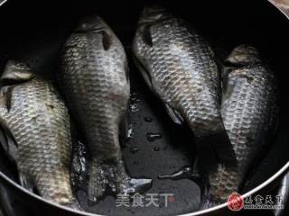 Milky White Thick Crucian Carp Soup recipe