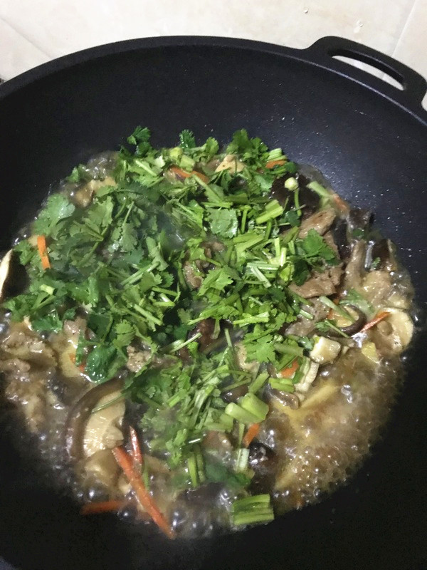Stir-fried Beef Tenderloin with Mushrooms recipe