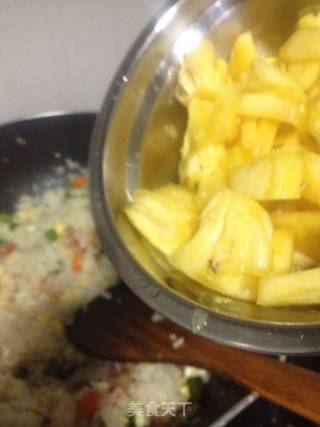 Pineapple Seafood Rice recipe