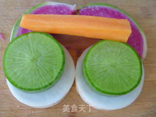 [winter Radish Race Ginseng] Eye-catching Colorful Radish-nutrition Cube recipe