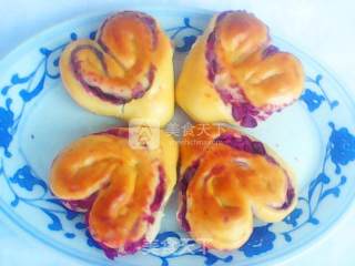 Purple Sweet Potato Heart-shaped Bread recipe