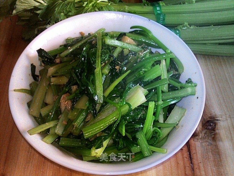 Garlic Celery Leaves recipe