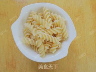 Spiral Pasta with Meat Sauce recipe