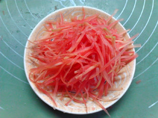 Stir-fried Instant Noodles with Whitebait, Seaweed and Carrot recipe