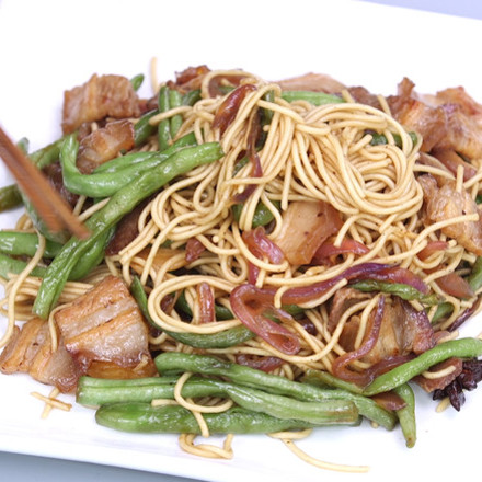 Braised Noodles with Beans recipe