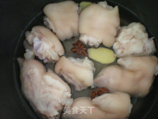 Hand in Hand to Make A Fortune Pig Hand and Chicken Hand in Hand recipe