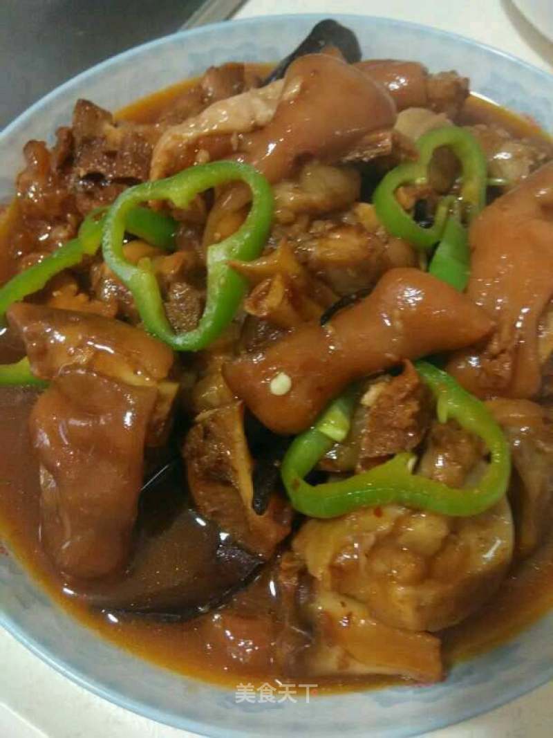 Delicious and Gourmet---lao Gan Ma Roasted Pork Knuckles recipe