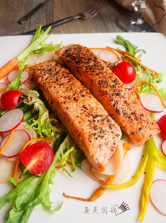 Black Pepper Salmon with Seasonal Vegetable Salad recipe