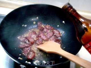 Stir-fried "sichuan Sausage Stir-fried Snow Peas" recipe