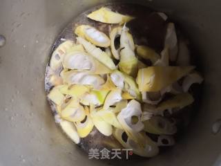 Braised Spring Bamboo Shoots with Spare Ribs recipe