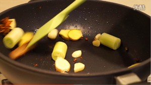 The Most Beautiful Braised Pork and Tiger Egg [mi Er Qiao's Seven-flavored Kitchen Episode 8] A Stew that is Not Only A Stomach But Also A Heart recipe