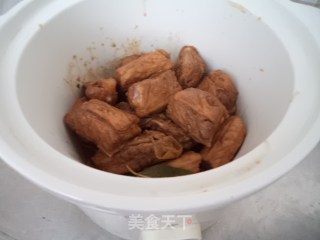Twice-cooked Pork Ribs Braised Kelp recipe