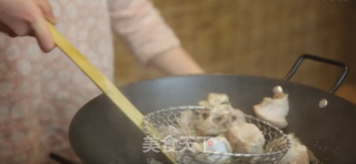 Chaoyin Trend: Lotus Root Peanut Pork Bone Soup recipe