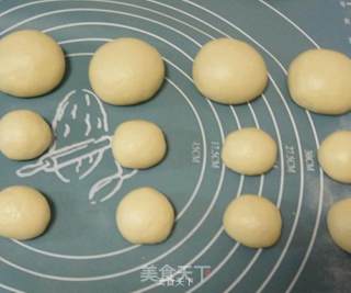 Stubborn Rabbit Bean Paste Bread recipe