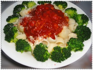 Spaghetti with Tomato Meat Sauce recipe