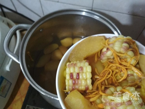 Cordyceps and Corn Soup recipe