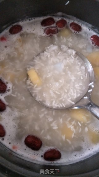 Rice Wine Tremella Red Date Congee recipe