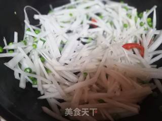 Fried Radish with Peas recipe
