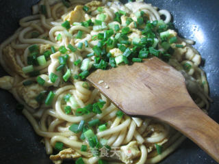 Fried Potato Vermicelli with Egg Clams recipe