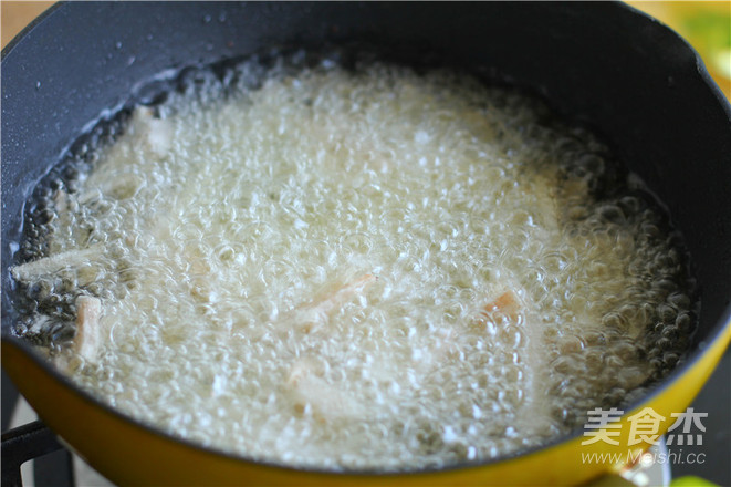 Stir-fried Lotus Root Strips recipe