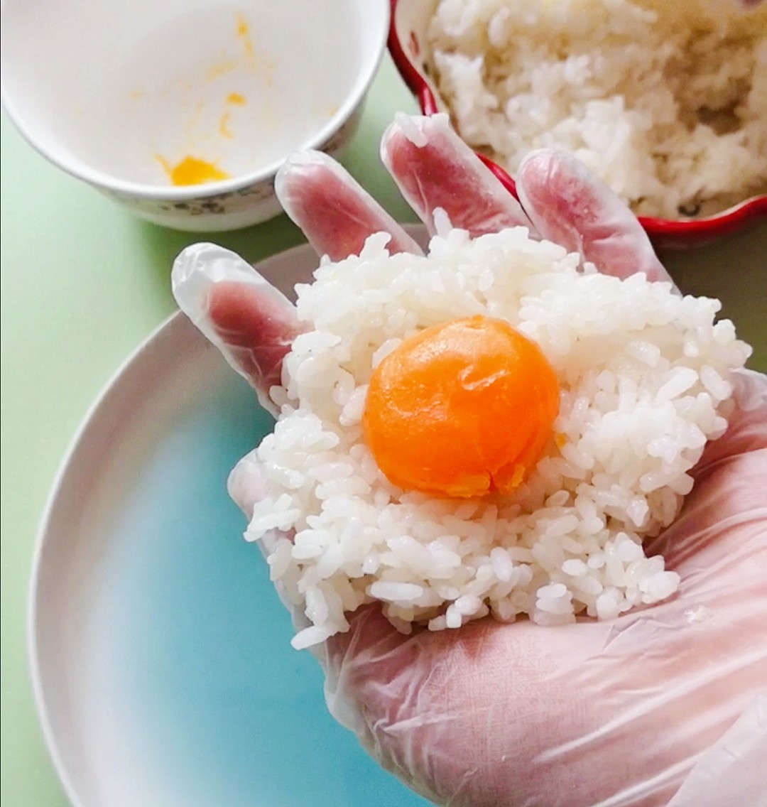 Salted Egg Yolk Cartoon Rice Ball recipe
