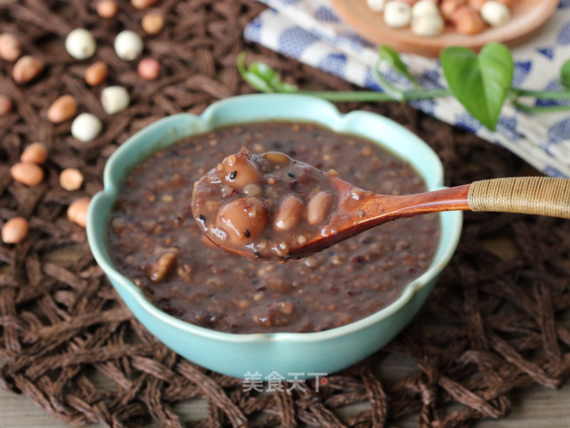 Soothing and Enriching Blood Porridge with Miscellaneous Grains recipe