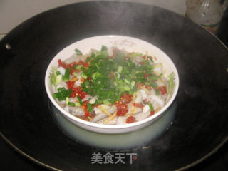 Steamed Nine Spit Fish with Chopped Pepper recipe