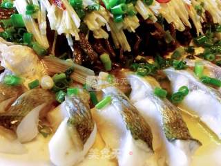 Steamed Taihu White Fish recipe