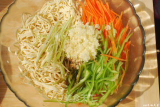 Cold Delicacy for Clearing Away Heat, Moisturizing Lungs, Relieving Cough, Eliminating Phlegm, Nourishing Stomach and Detoxifying—sliced Tofu in Cold Salad recipe