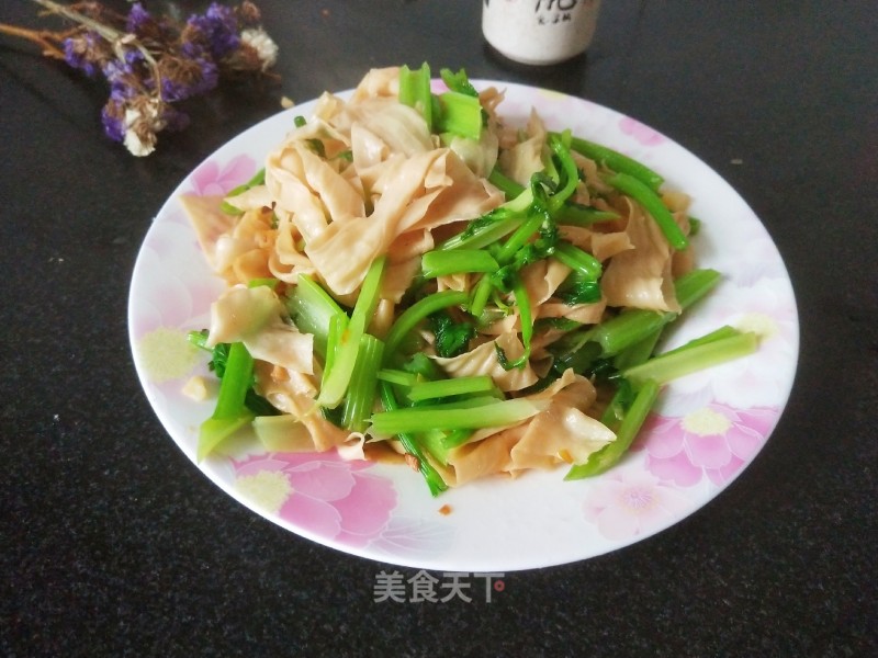 Fried Celery with Bean Curd recipe