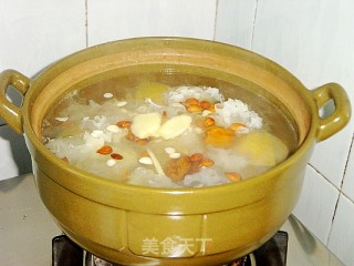 Shuangxue Almond Lean Meat Soup recipe