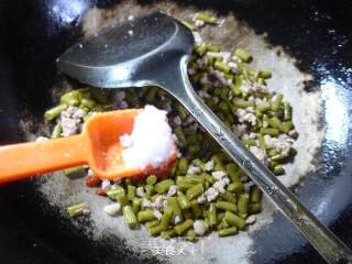 Stir-fried Sour Beans with Minced Pork recipe