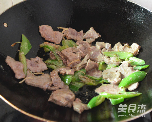 Stir-fried Beef Liver with Green Pepper recipe