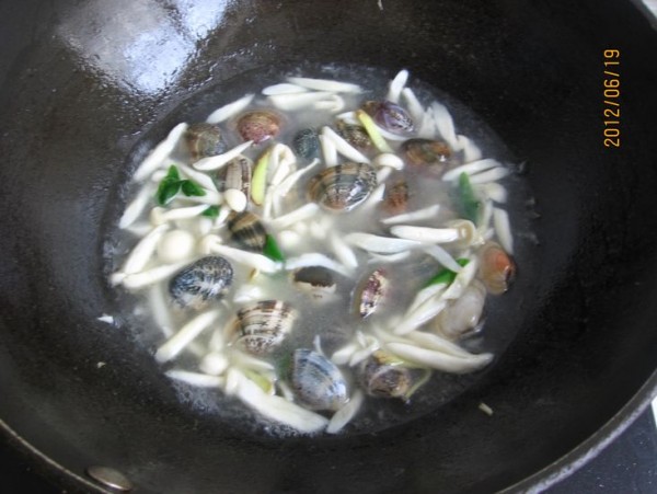 Seafood Mushroom and Clam Soup recipe