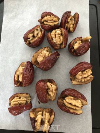 Sesame Dates with Walnuts recipe