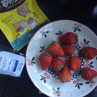 Yogurt Strawberry Bowl recipe