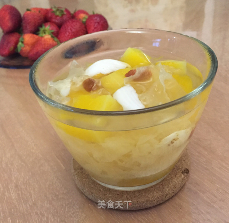 Papaya, Lily and Tremella Soup recipe