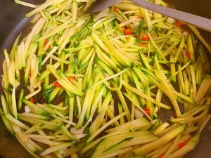 Stir-fried Small Pumpkin Shreds recipe