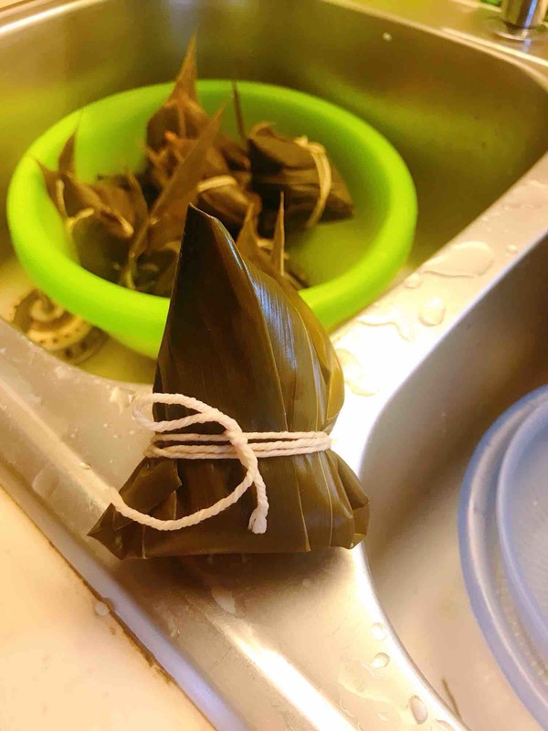 Traditional Northern Glutinous Rice and Red Dates Zongzi recipe