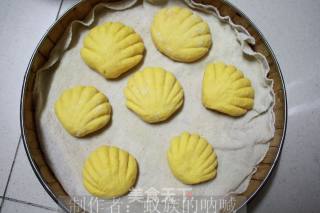 Shelled Bean Paste Buns, Pumpkin Meat Buns, Bear Paw Meat Buns Made of Pumpkin Puree recipe