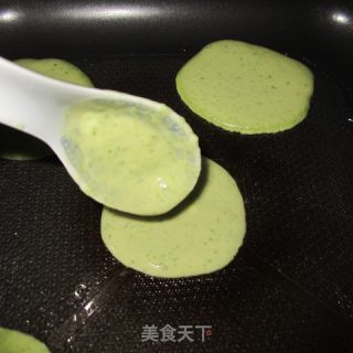 Creative Recipes for Soymilk Machine-nutritious Green Pancakes recipe