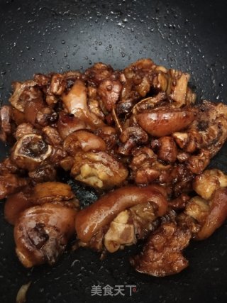 Steamed Pork Knuckles with Taro recipe