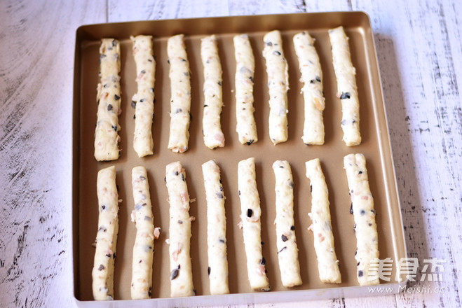 Bacon Black Olive Bread Sticks recipe