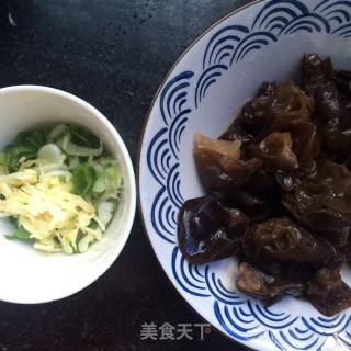 Chayote Stir-fried Fungus recipe