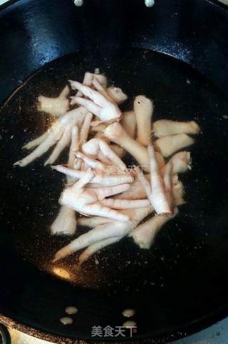 Peanut and Chicken Feet Soup recipe