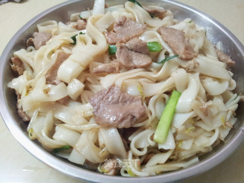 Fried Hor Fun with Sliced Pork recipe