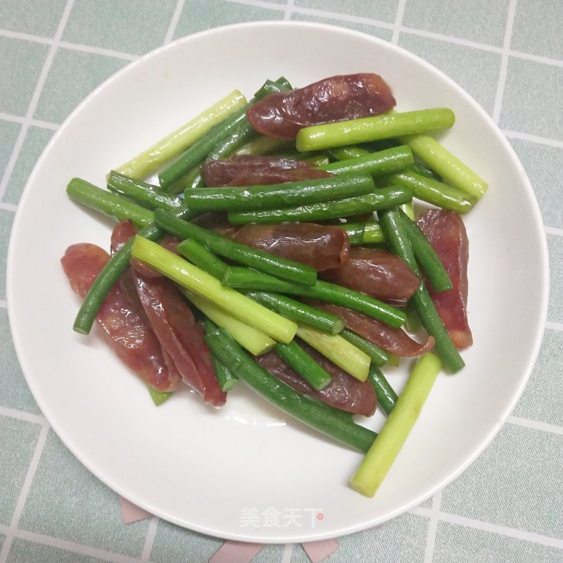 Stir-fried Sausage with Garlic recipe