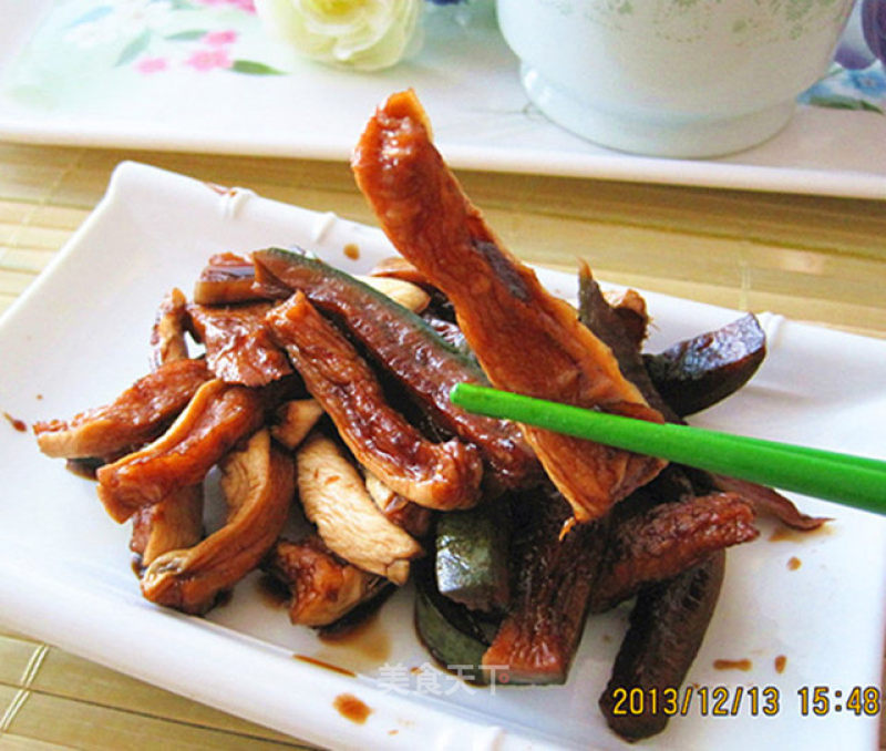 Homemade Delicious Small Pickles-pickled Carrot Sticks in Soy Sauce