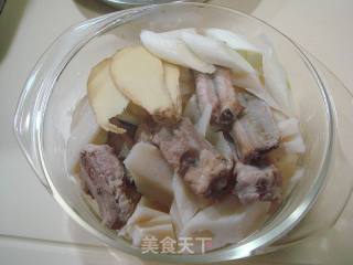 Autumn Seasonal Home Cooking "fresh Lotus Root Ribs in Clear Soup" recipe