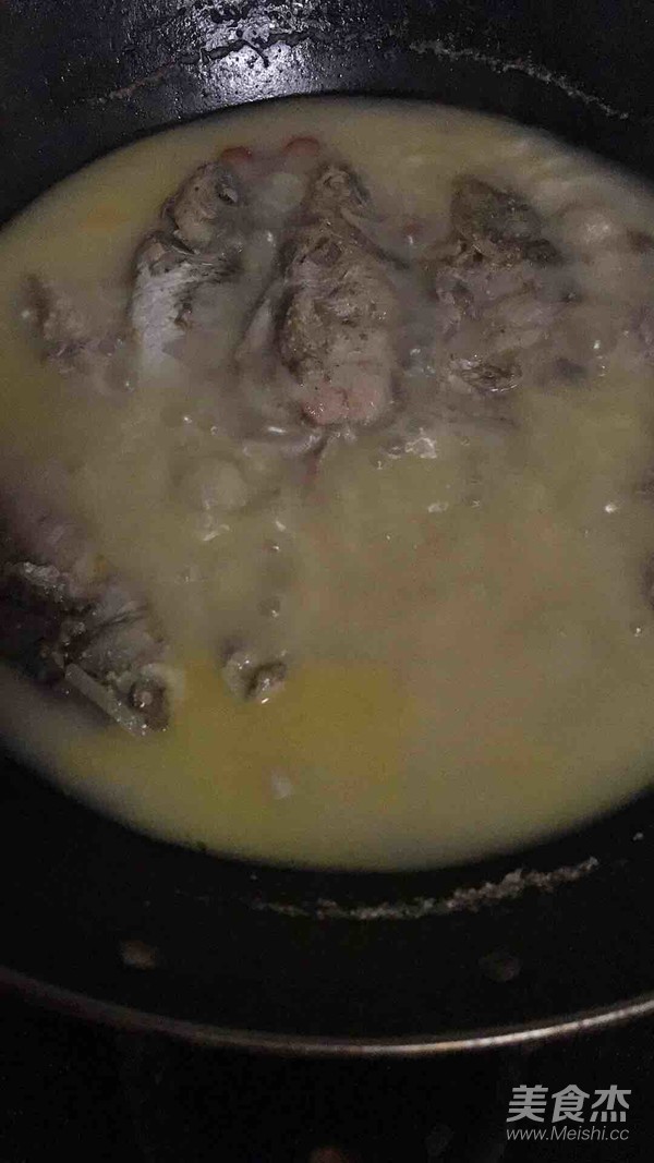 Wild Crucian Carp Soup recipe